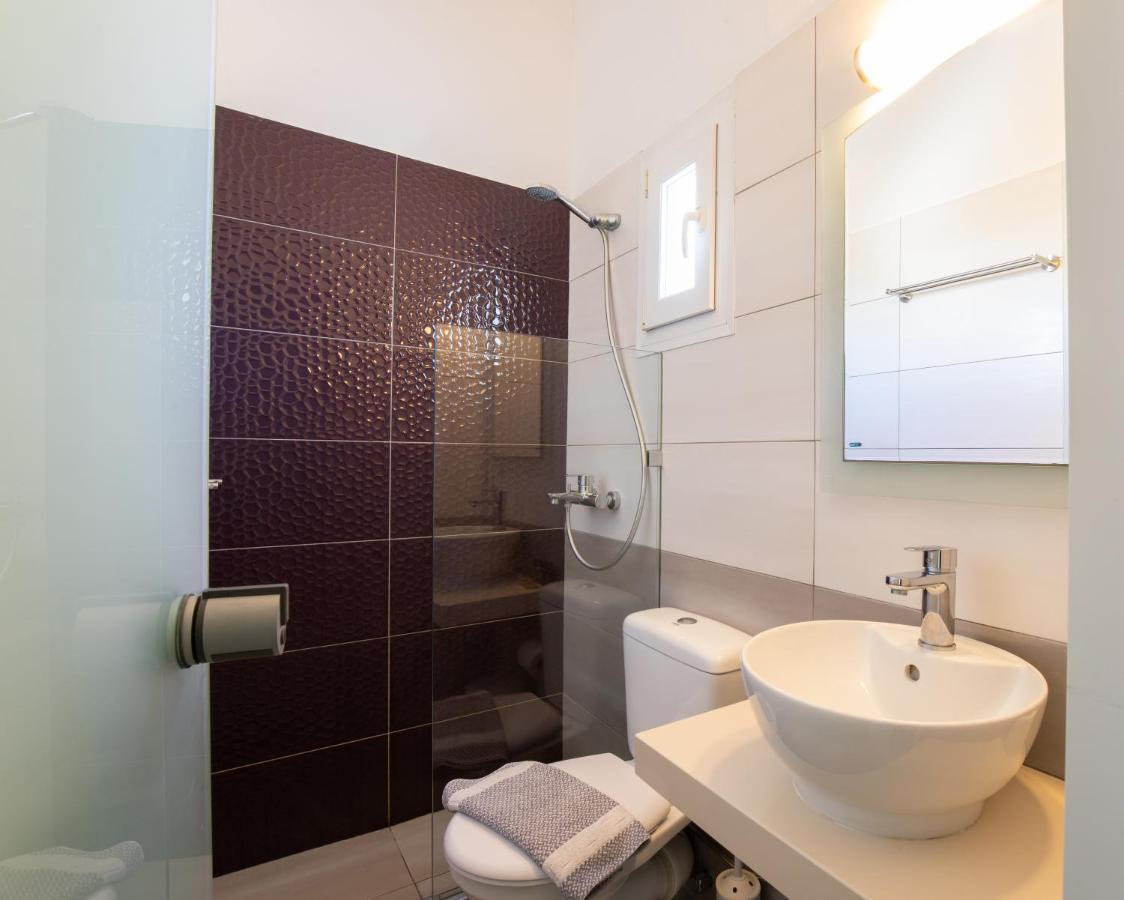 Eleftheria Hotel & Apartments Ornos  Ngoại thất bức ảnh
